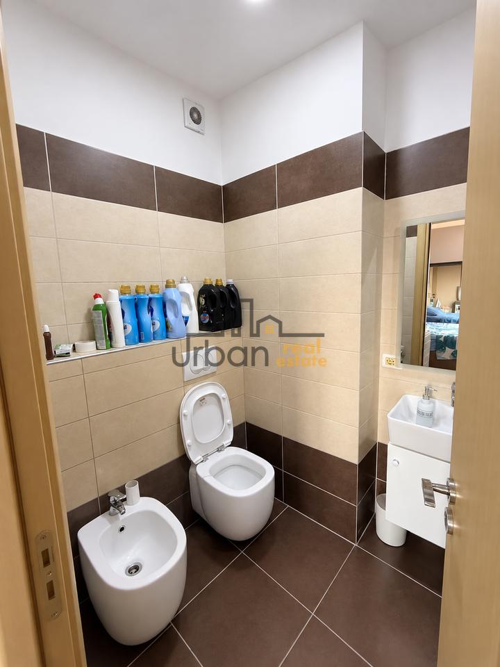 Shitet, Apartament 2+1+2, Prane Amerikan 3, Tiranë - 13,500,000 leke | 91 m²