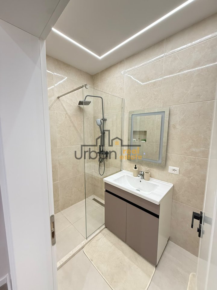 Shitet,  Apartament 1+1,Pranë Hotel Pelikani  , Durrës - 125000€ | 57 m²
