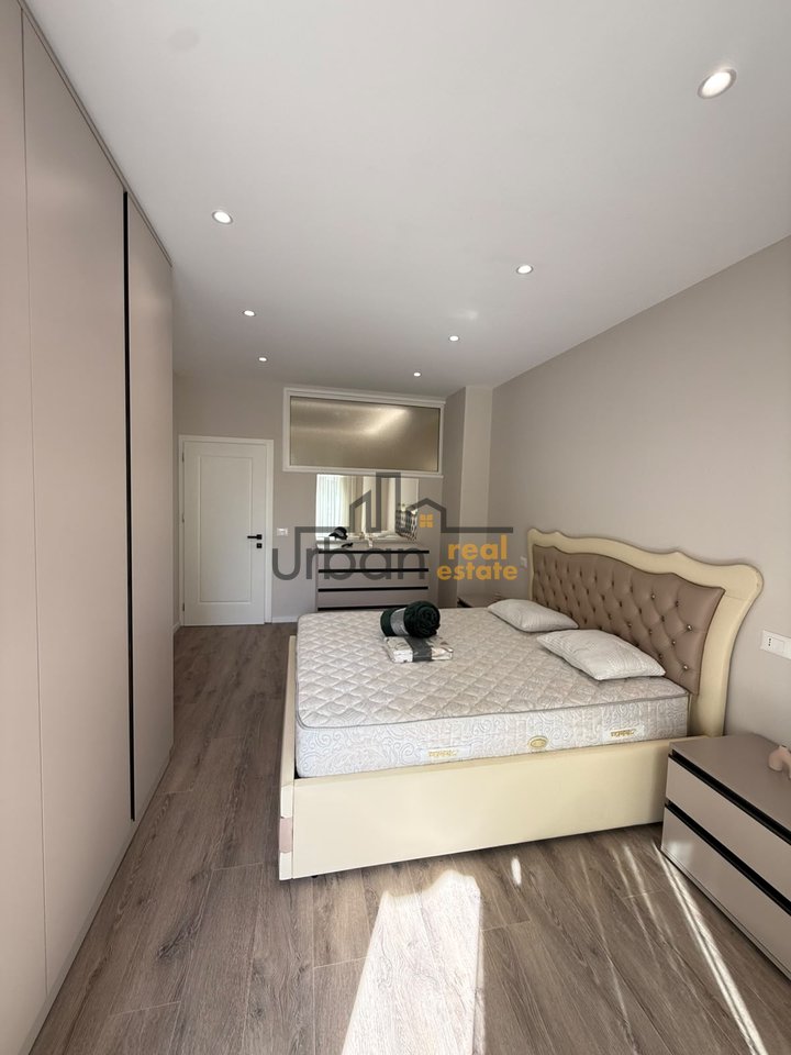 Shitet,  Apartament 1+1,Pranë Hotel Pelikani  , Durrës - 125000€ | 57 m²