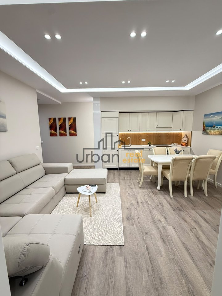 Shitet,  Apartament 1+1,Pranë Hotel Pelikani  , Durrës - 125000€ | 57 m²