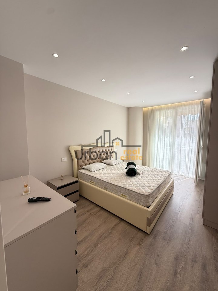 Shitet,  Apartament 1+1,Pranë Hotel Pelikani  , Durrës - 125000€ | 57 m²