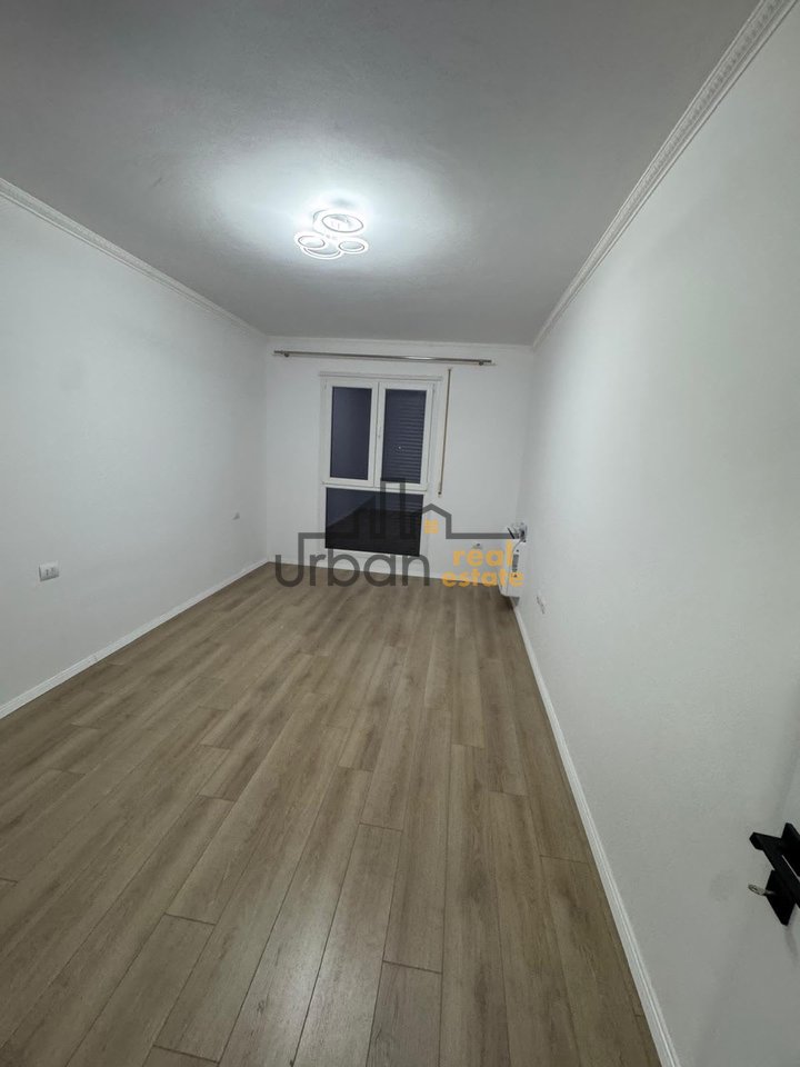 Qera, Apartament 3+1+2+2 Post Parking, Paskuqan, Tiranë - 50.000 Lekë | 120 m²