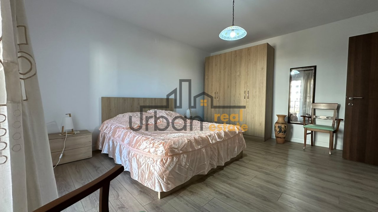 Qera, Apartament 2+1+2,  Komuna e Parisit, Tiranë - 800€ | 100 m²