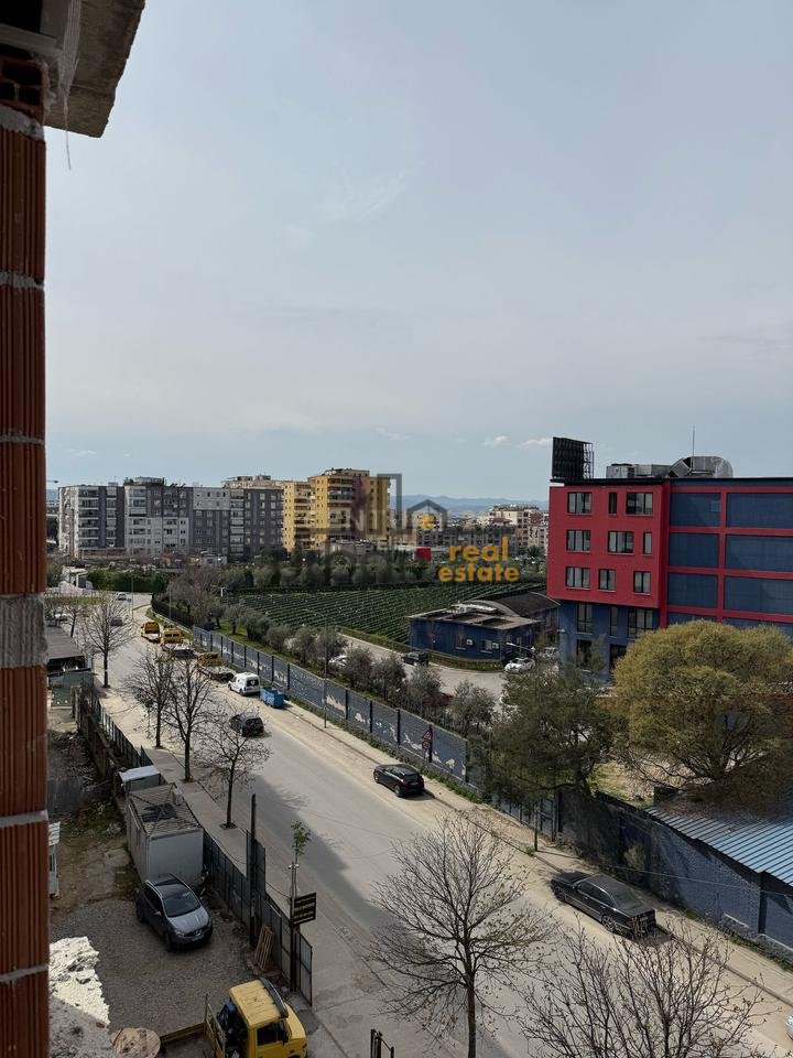 Shitet, Apartament 3+1 ,Porcelan, Tiranë - 22,000,000 Lekë | 132 m²