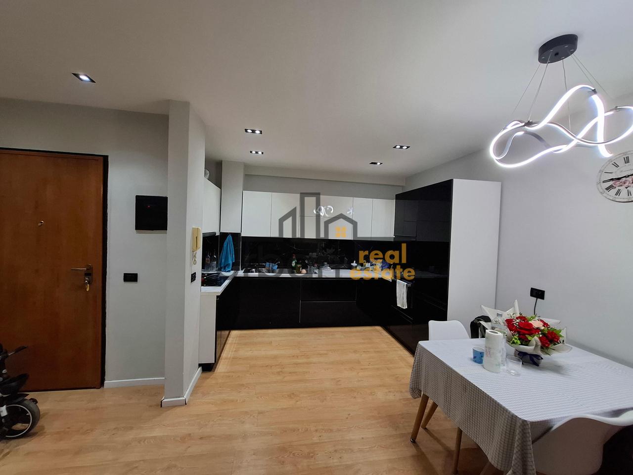 Shitet,  Apartament 2+1+2 Kopshti Botanik , Tiranë - 275,000€ | 113 m²