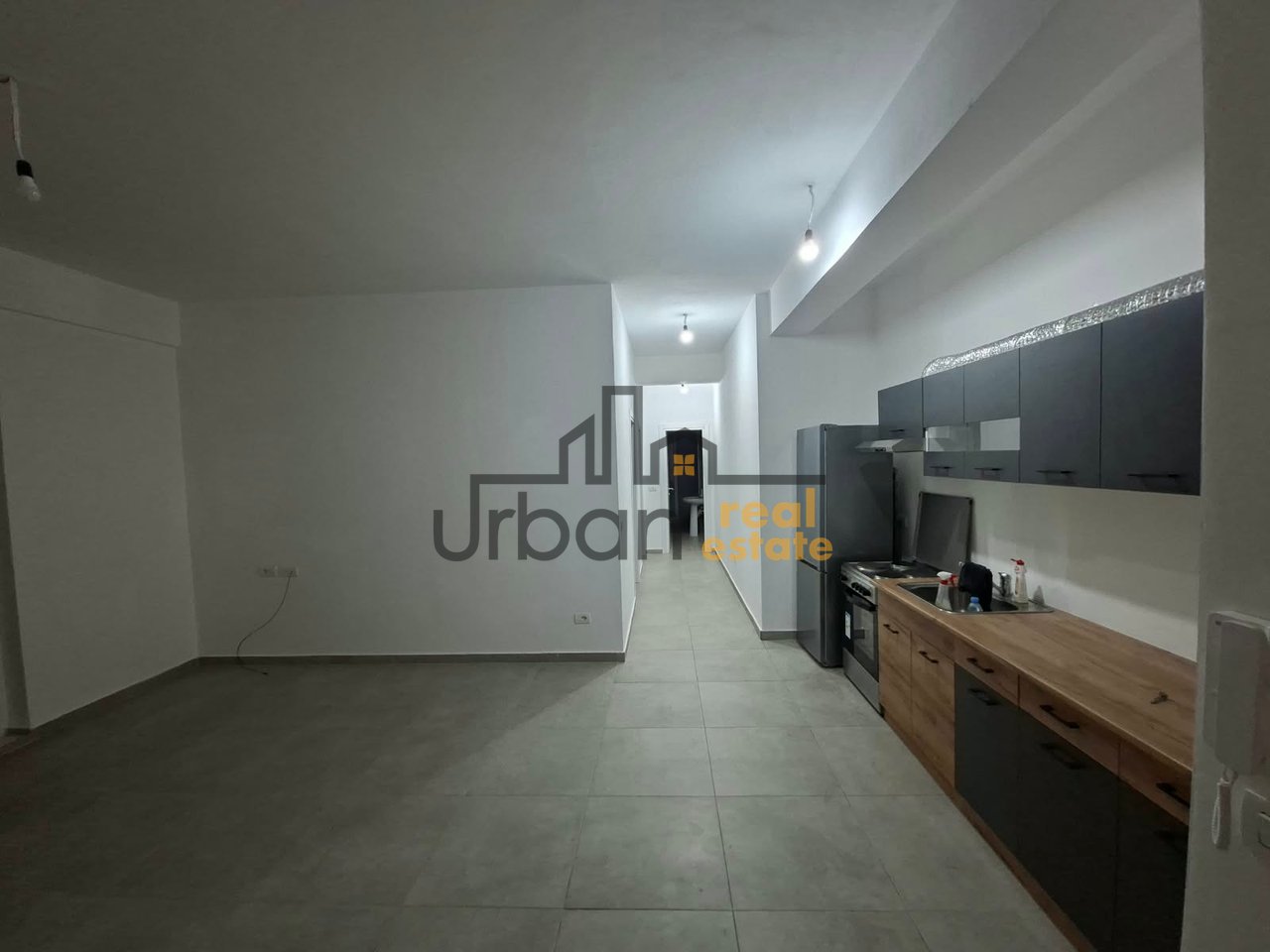 Qera, Apartament 2+1 , Rruga 5 Maji, Tiranë - 45.000 Lekë| 90 m²