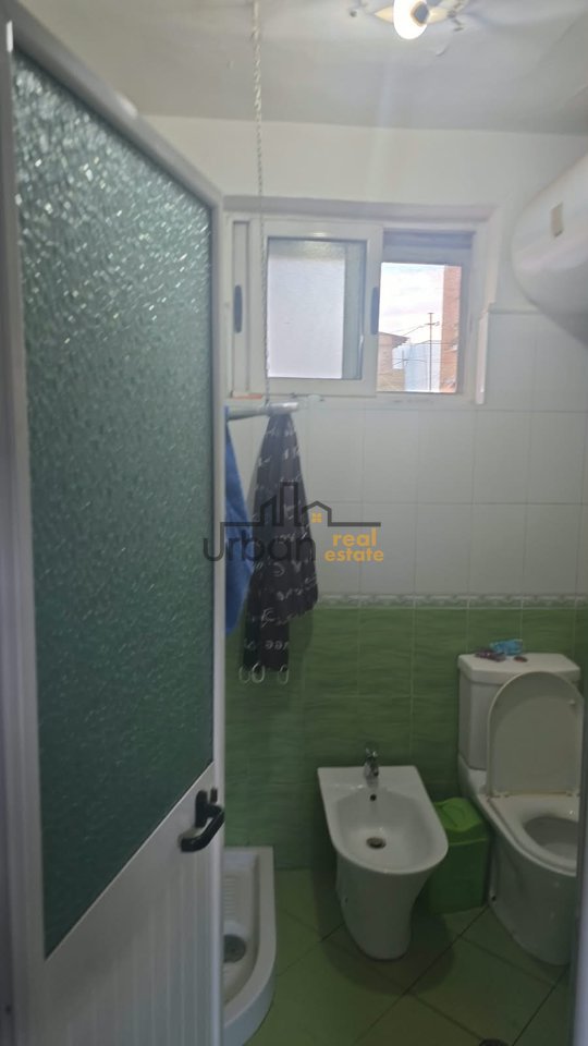 Qera, Shtëpi private 2+1, Rruga Hoxha Tahsim, Tiranë - 700€ | 120 m²