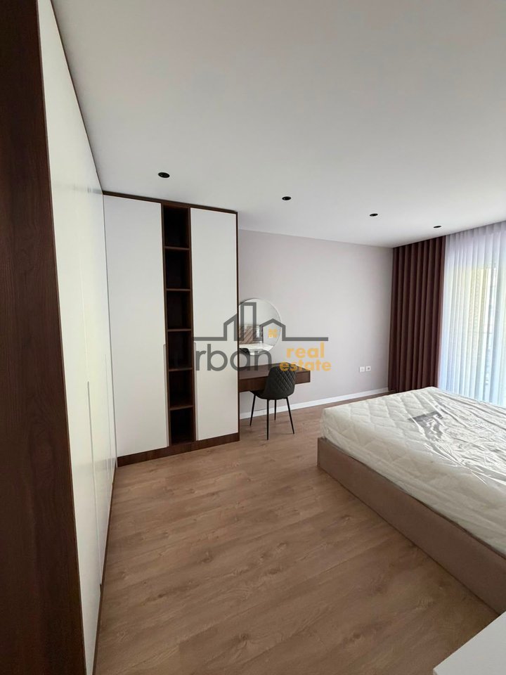 Qera, Apartament 1+1+Parking , Rruga e Dibrës, Tiranë - 900€ | 70 m²