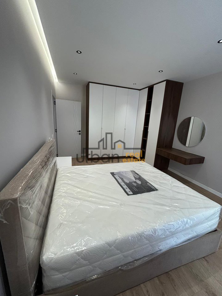 Qera, Apartament 1+1+Parking , Rruga e Dibrës, Tiranë - 900€ | 70 m²