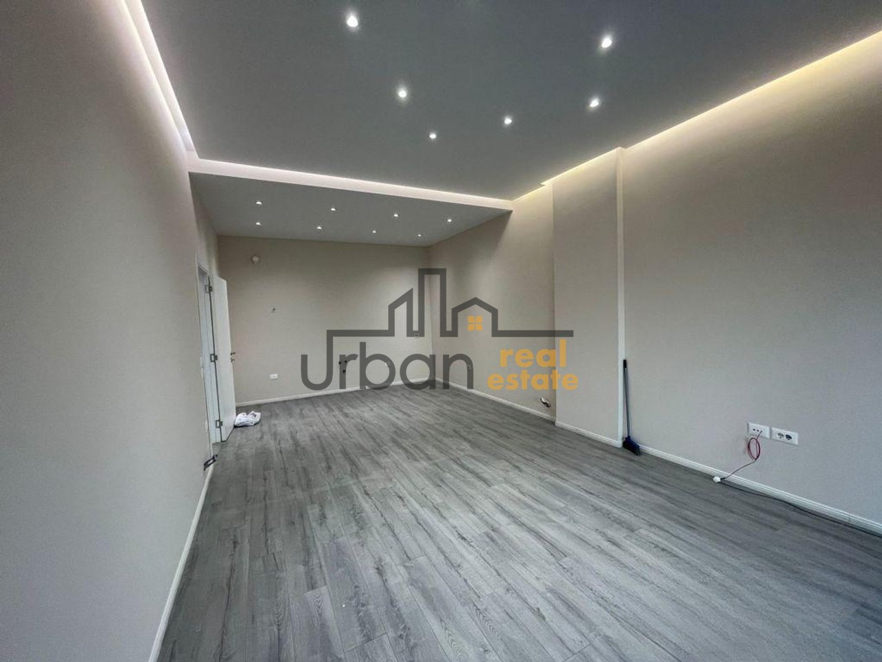 Affitto, Appartamento 2+1, Via Kavaja, Tirana - 1000€ | 119 m²