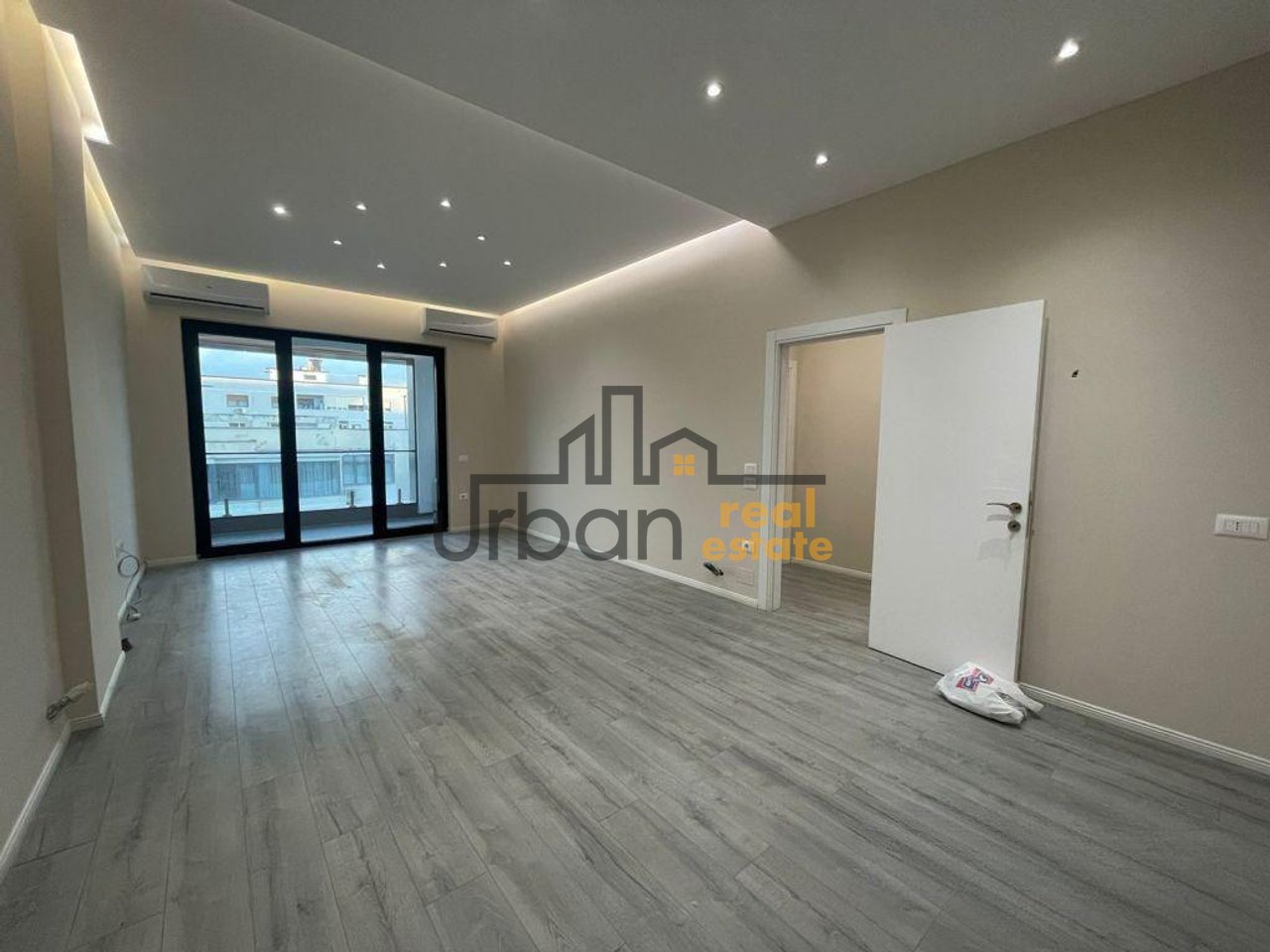 Affitto, Appartamento 2+1, Via Kavaja, Tirana - 1000€ | 119 m²