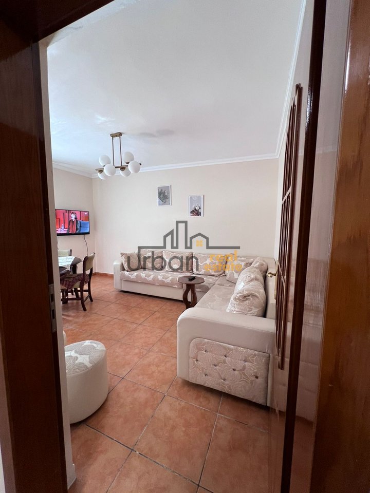 Affitto, Appartamento 2+1, Dietro l'Ambasciata Americana, Tirana - 650€ | 70 m²