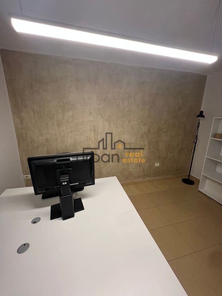 Qera, Ambient Biznesi , Stadiumi Dinamo, Tiranë - 30,000 Lekë | 28 m²