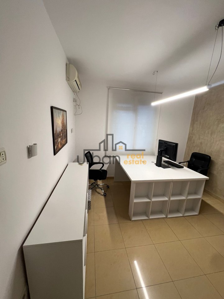 Qera, Ambient Biznesi , Stadiumi Dinamo, Tiranë - 30,000 Lekë | 28 m²