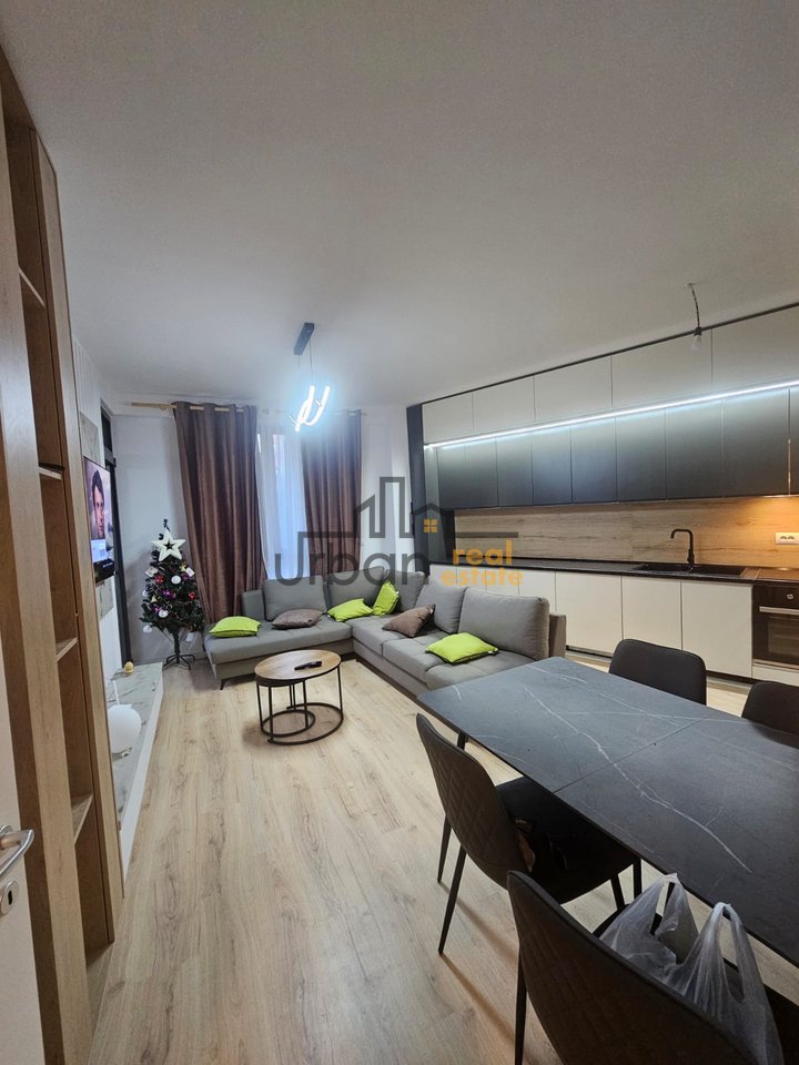 Affitto, Appartamento 2+1+2 , Giardino Zoologico, Tirana - 1000€ | 110 m²