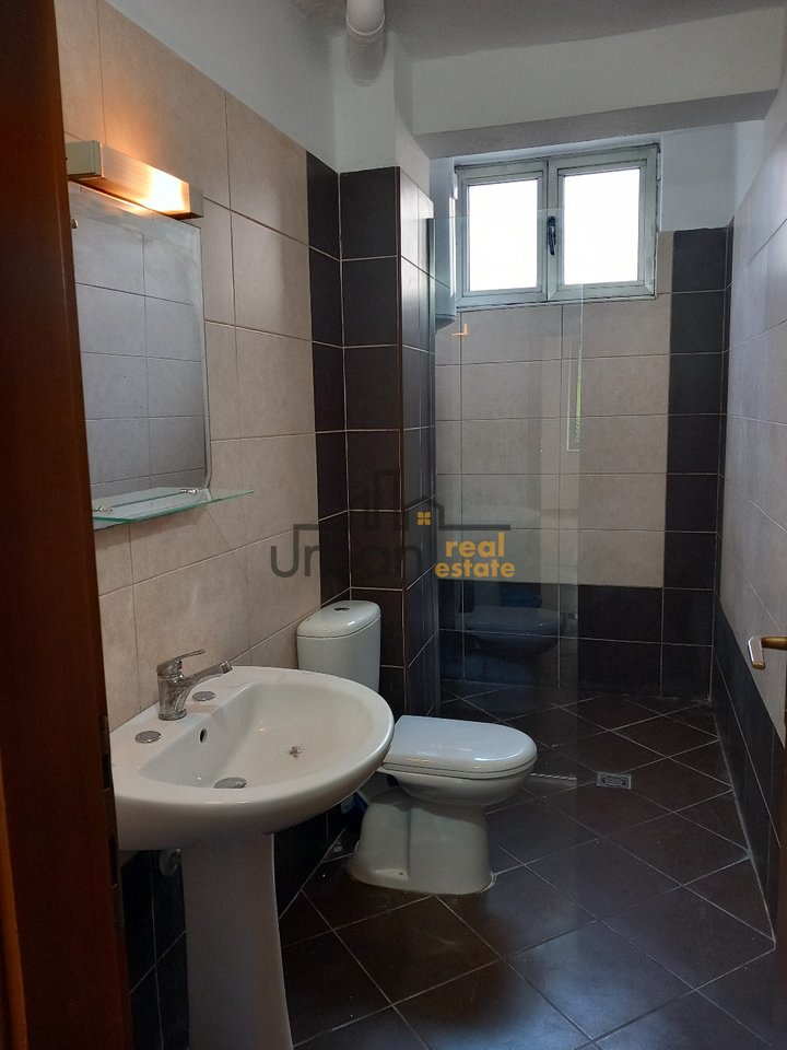 Rent, 3+1 Apartment, Pazarin e Ri, Tirana - 60,000 Lek | 90 m²