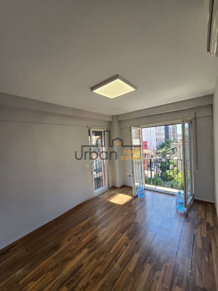 Qera, Ambient Biznesi , Rruga Frosina Plaku , Tirana - 1700€ | 145 m²
