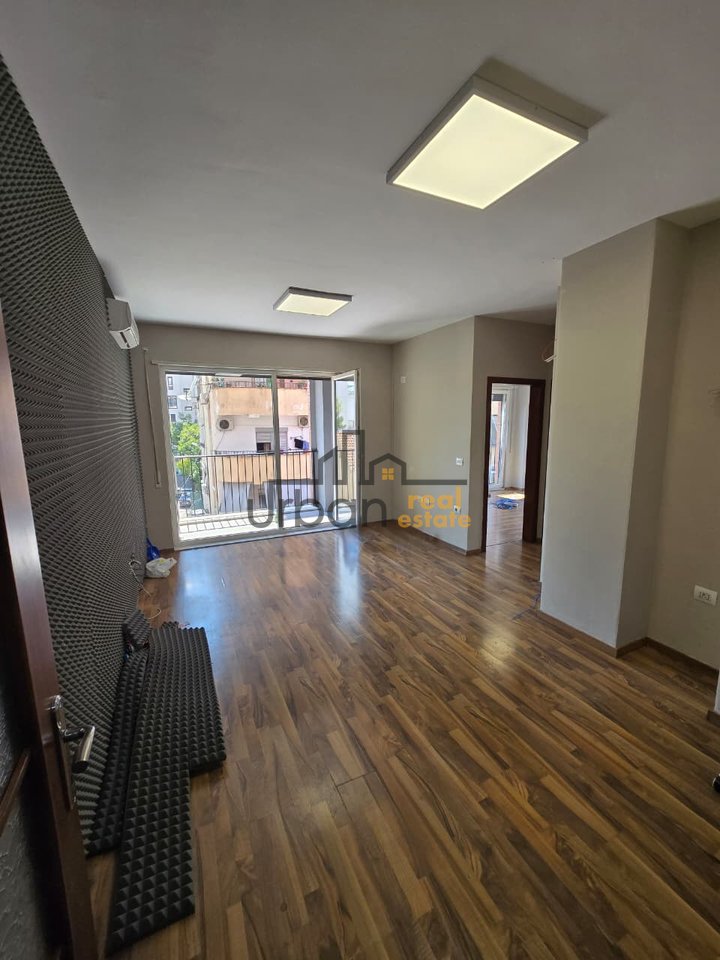 Qera, Ambient Biznesi , Rruga Frosina Plaku , Tirana - 1700€ | 145 m²