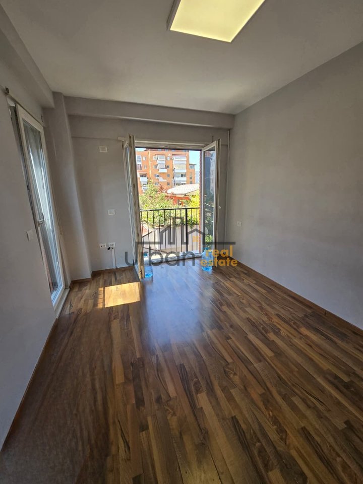 Qera, Ambient Biznesi , Rruga Frosina Plaku , Tirana - 1700€ | 145 m²