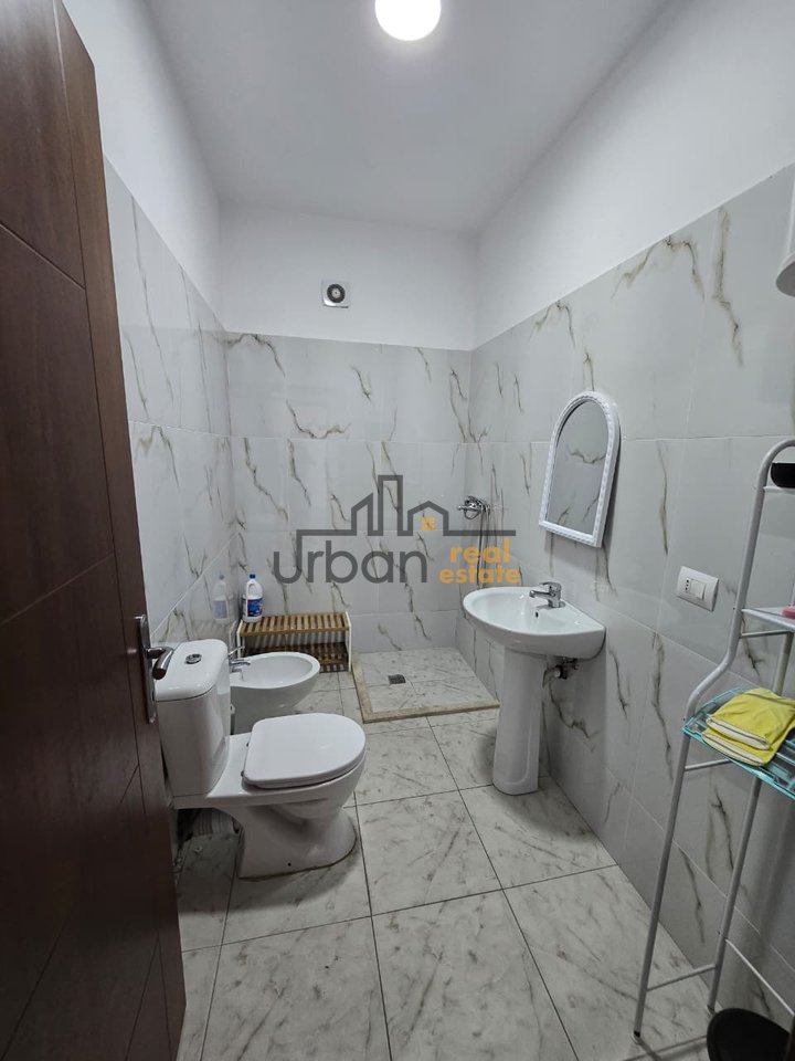 Qera, Ambient Biznesi , Rruga Frosina Plaku , Tirana - 1700€ | 145 m²