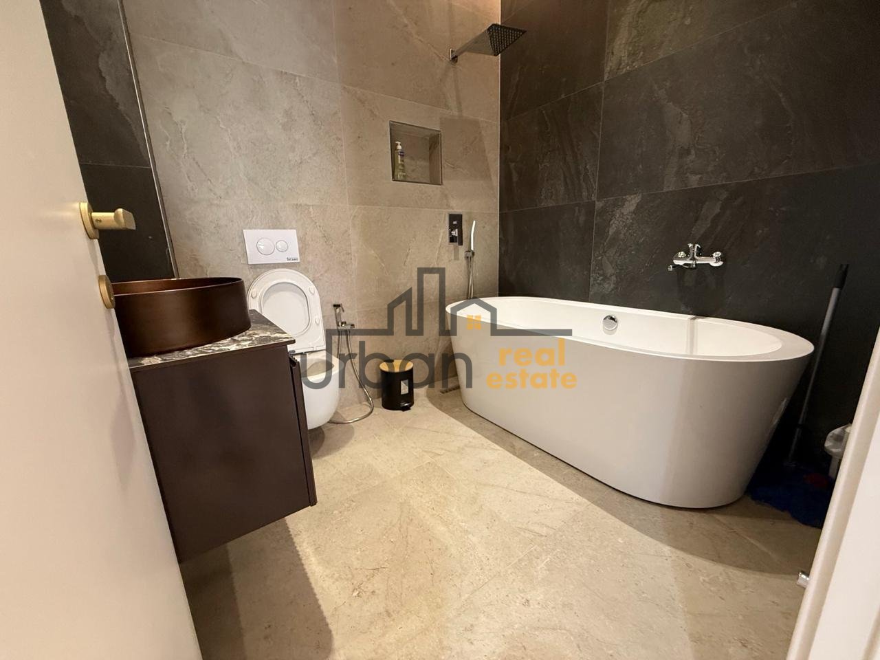 Rent, Apartment 2+1+2, New Ring, Tirana - 1200€ | 117 m²