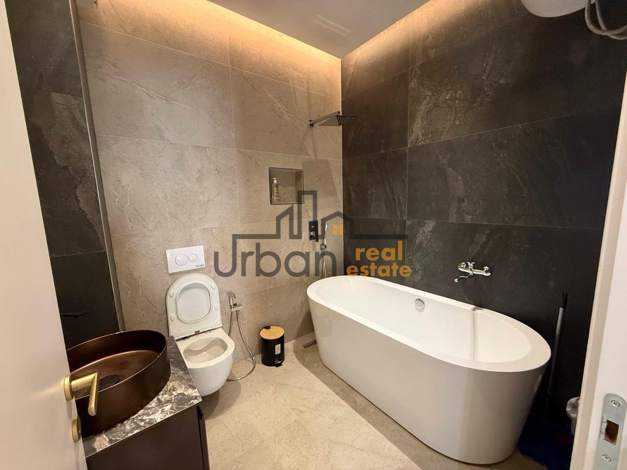 Rent, Apartment 2+1+2, New Ring, Tirana - 1200€ | 117 m²