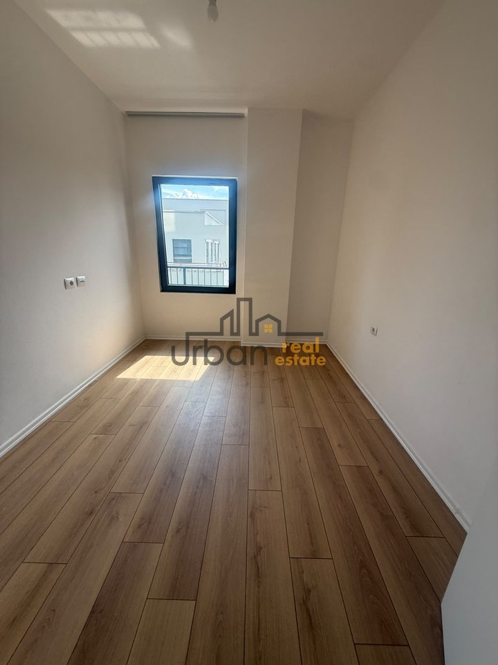 Affitto, Locale Commerciale, Via Barrikadave, Tirana - 100.000 Lek| 107 m²
