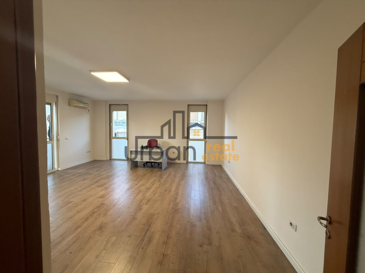 Affitto, Spazio Commerciale, Via Kavaja, Tirana - 65.000 Lek Netti | 80 m²