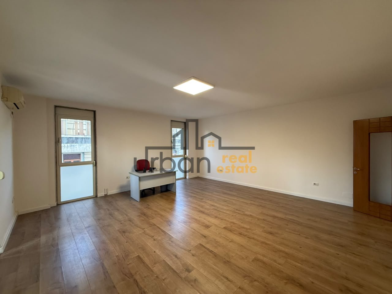 Affitto, Spazio Commerciale, Via Kavaja, Tirana - 65.000 Lek Netti | 80 m²