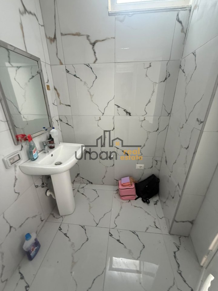 Affitto, Negozio, Viale Bajram Curri, Tirana - 50.000 Lek | 37 m²