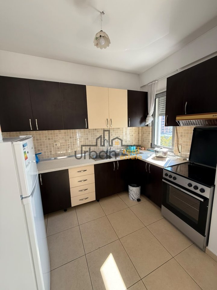 Qera,  Apartament 2+1 , Rruga 5 Maji, Tiranë - 55.000 Lekë| 95 m²