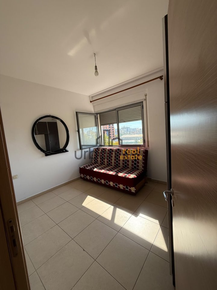 Qera,  Apartament 2+1 , Rruga 5 Maji, Tiranë - 55.000 Lekë| 95 m²