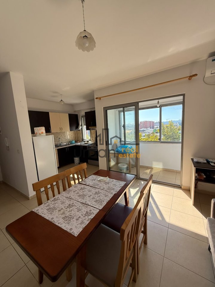 Qera,  Apartament 2+1 , Rruga 5 Maji, Tiranë - 55.000 Lekë| 95 m²