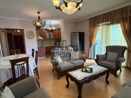 Affitto, Appartamento 2+1+2, Ex Esposizione, Tirana - 700€ | 126 m²