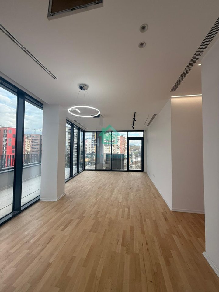 Apartament 2+1+1 Post Parkimi Për Shitje në Rruga e Kosovarëve, Lake View Residence - 486,000€ | 130 m²