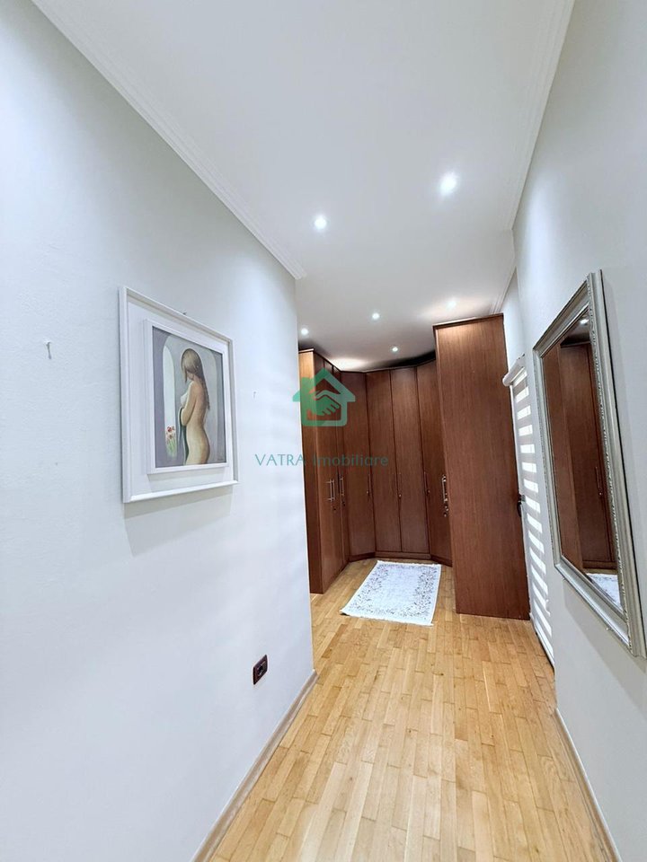 Apartament 2+1 Me Qira në katin e dytë të një vile Rruga e Elbasanit, Tiranë - 1500€ | 130 m²