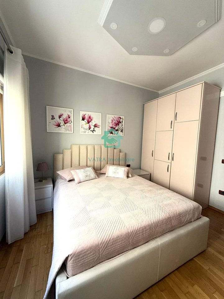 Apartament 2+1 Me Qira në katin e dytë të një vile Rruga e Elbasanit, Tiranë - 1500€ | 130 m²