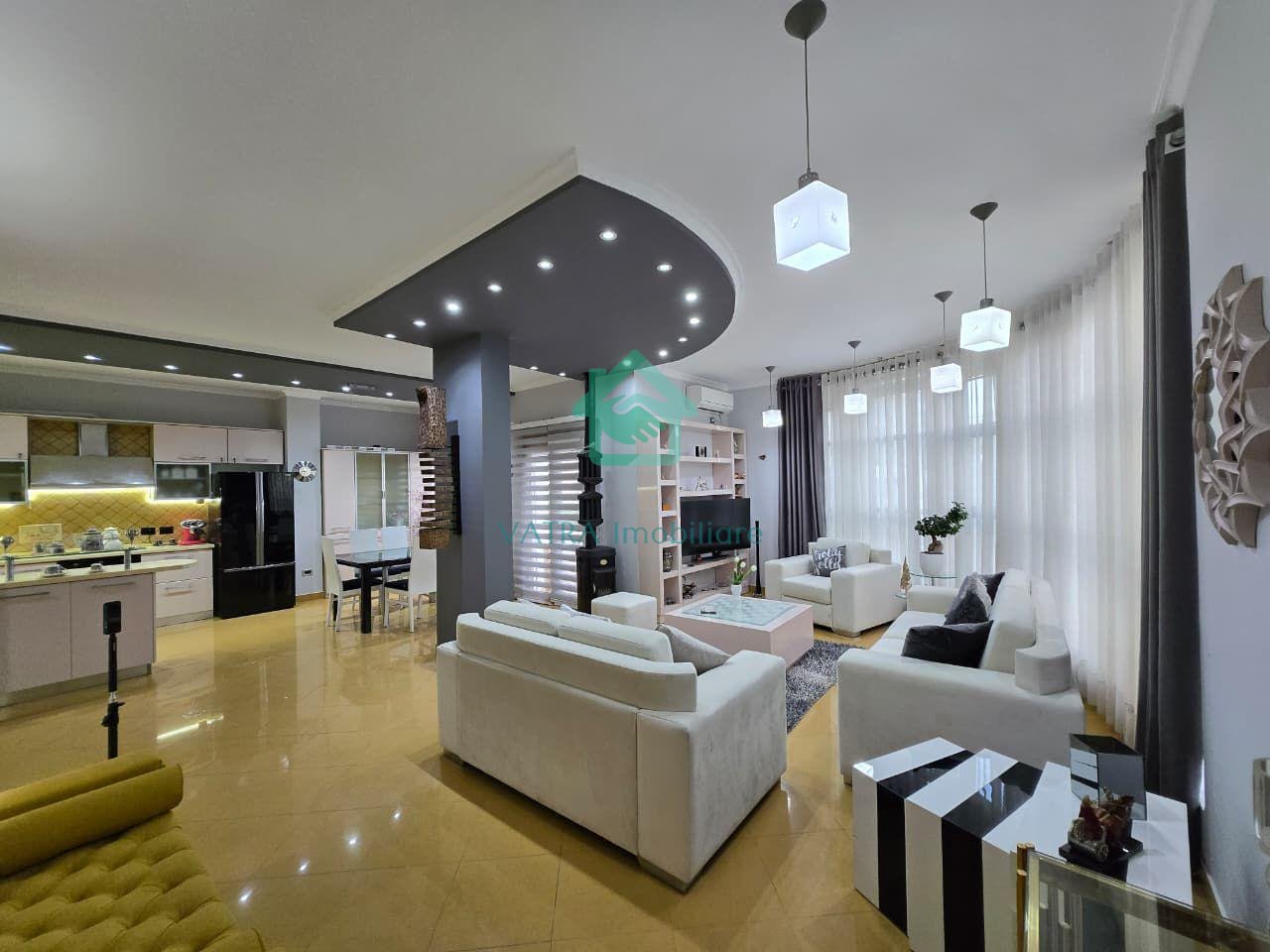 Apartament 2+1 Me Qira në katin e dytë të një vile Rruga e Elbasanit, Tiranë - 1500€ | 130 m²