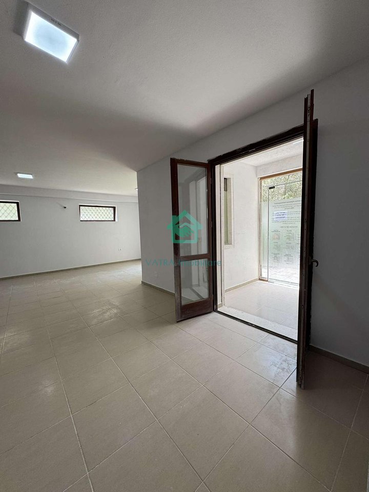 Shop For Rent in Dry Lake, Tirana - 900€ | 98 m²