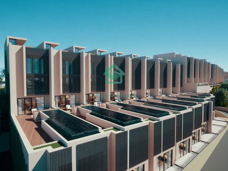 Vilë 3+1 me pishin Për Shitje në Swan Lake Residence, Liqeni i Farkës, Tiranë - 495,000€ | 242 m²