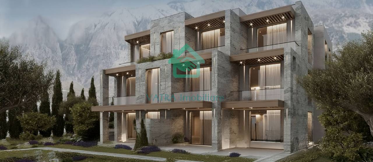Vilë Standarde 3+1+3 Për Shitje në San Nicolas - 1,250,000€ | 450 m²