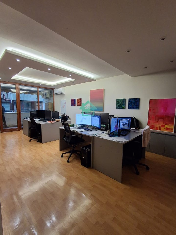 Ufficio 3 ambienti di lavoro + 2 bagni in affitto a Ish Blloku, Tirana - 1200€ | 120 m²