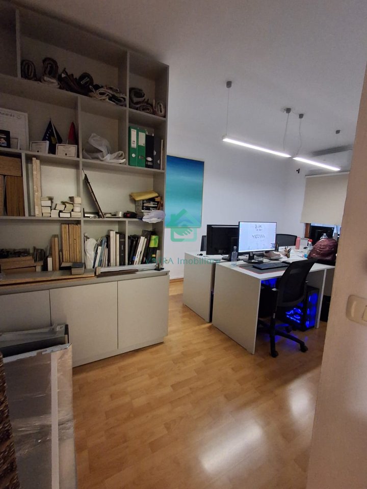 Ufficio 3 ambienti di lavoro + 2 bagni in affitto a Ish Blloku, Tirana - 1200€ | 120 m²