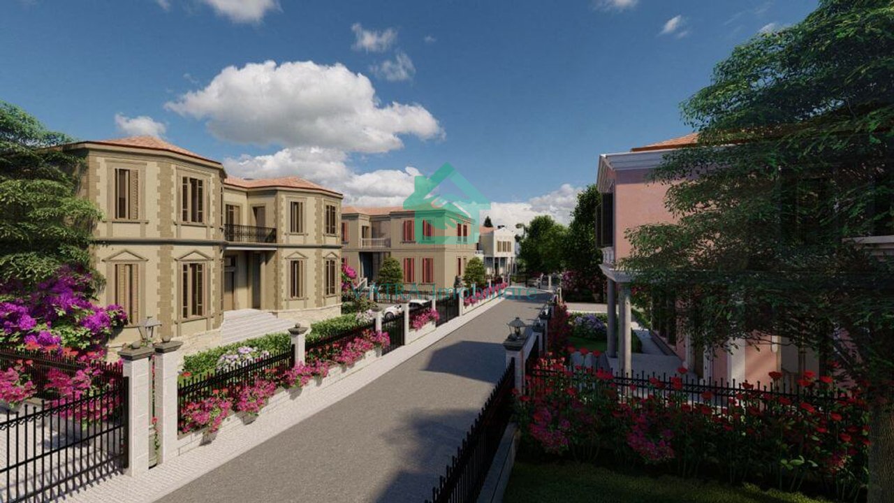 Shitet Vilë 3+1+4 në rezidencën elitare Belvedere Korça në Korçë - 356000€