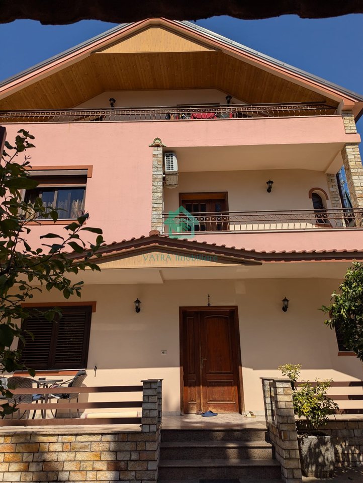 Vilë 6+1+3 Për Shitje në Don BoscoTiranë - 520,000€ | 279 m²