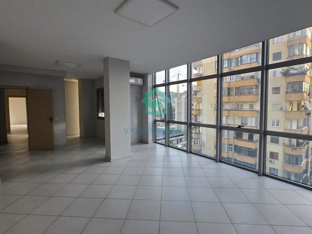 Apartament 2+1 Për Shitje  afër njësisë bashkiake 7 te Ish Parku, Tiranë - 267,000€ | 116 m²