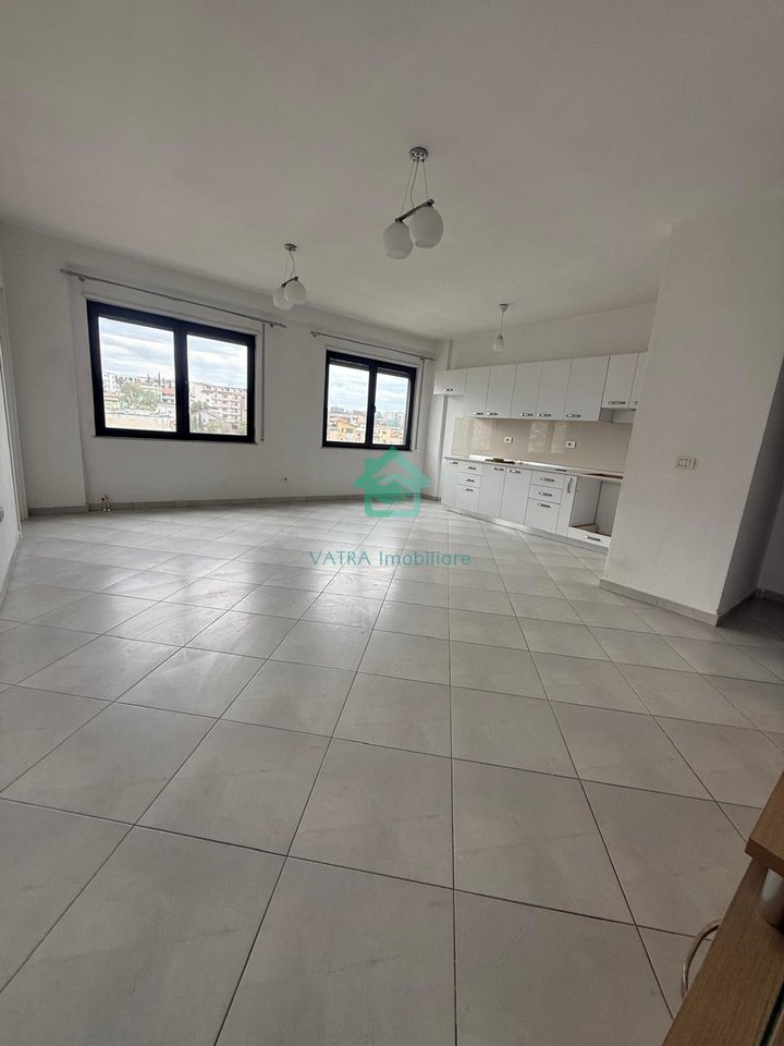 Apartament 2+1 +2 Për Shitje në Tregu Elektrik, Tiranë - 205,000 Lekë| 106 m²