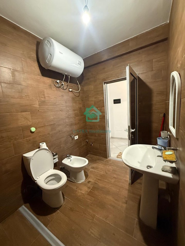 Apartament 2+1 +2 Për Shitje në Tregu Elektrik, Tiranë - 205,000 Lekë| 106 m²