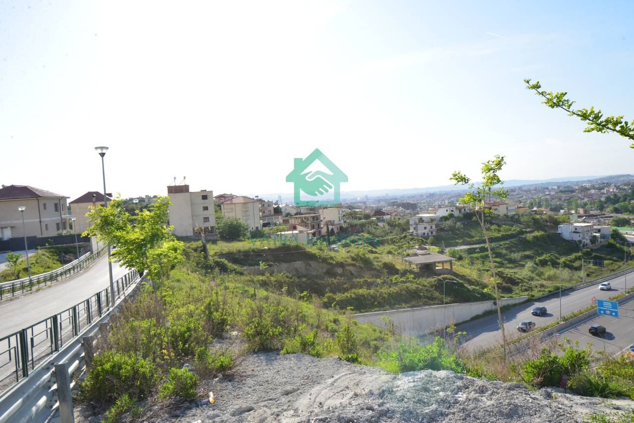 Shitet Shtëpi 3-Katëshe – Çollak, pranë Liqenit të Farkës