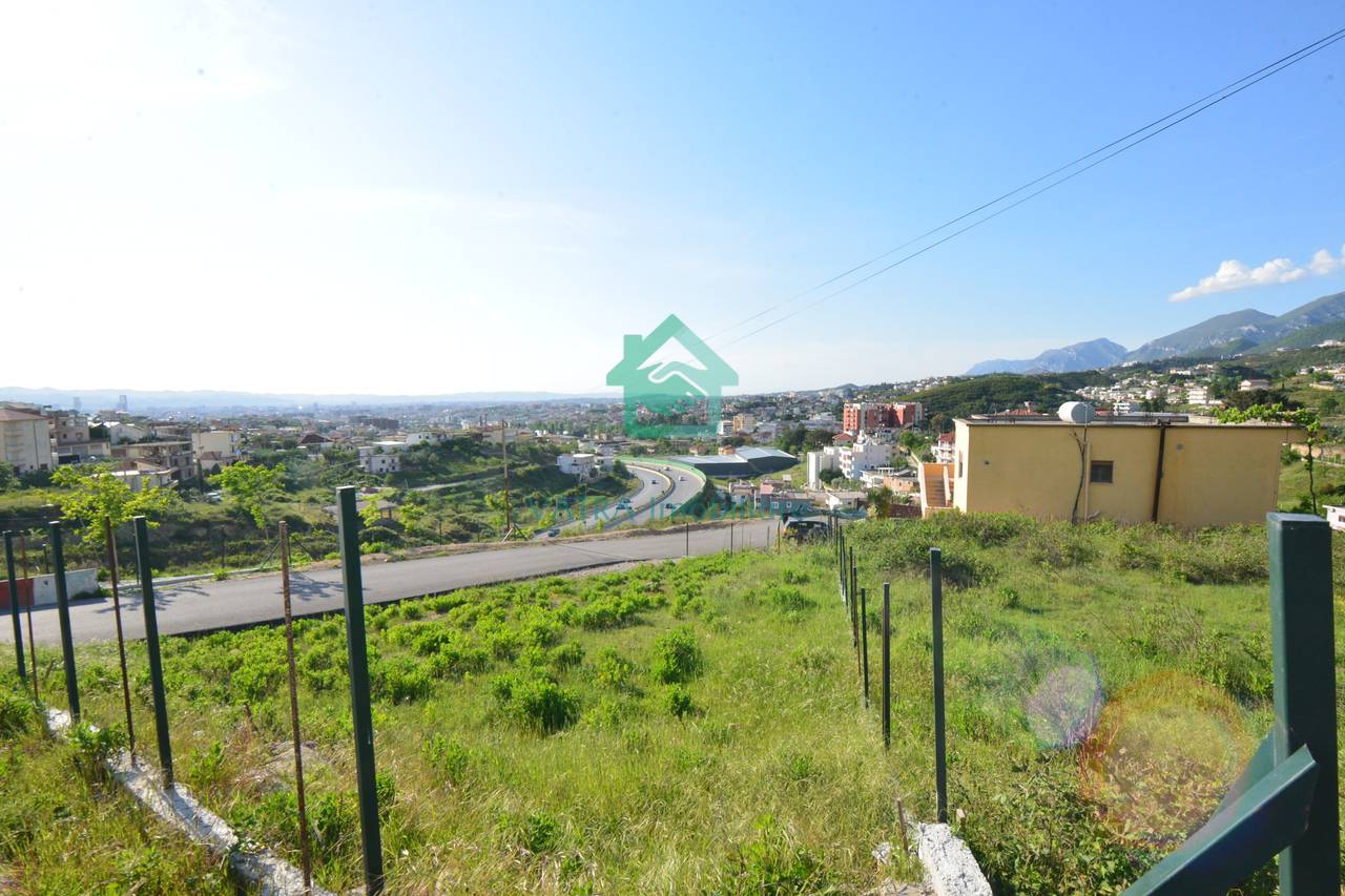 Shitet Shtëpi 3-Katëshe – Çollak, pranë Liqenit të Farkës